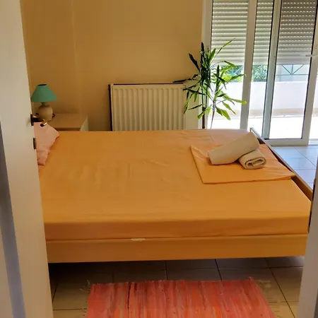 Orange Lägenhet