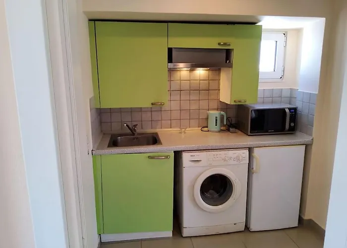 Orange יאליסוס