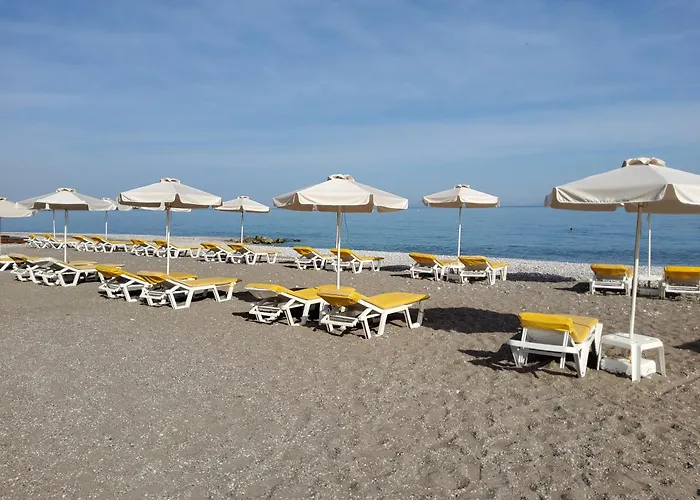 Orange アパート イアリソス